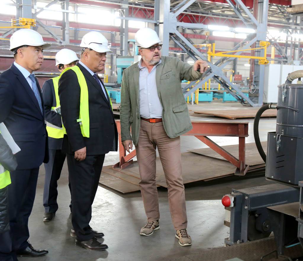 Махаббат Бигельдиев посетил ряд крупных промышленных объектов