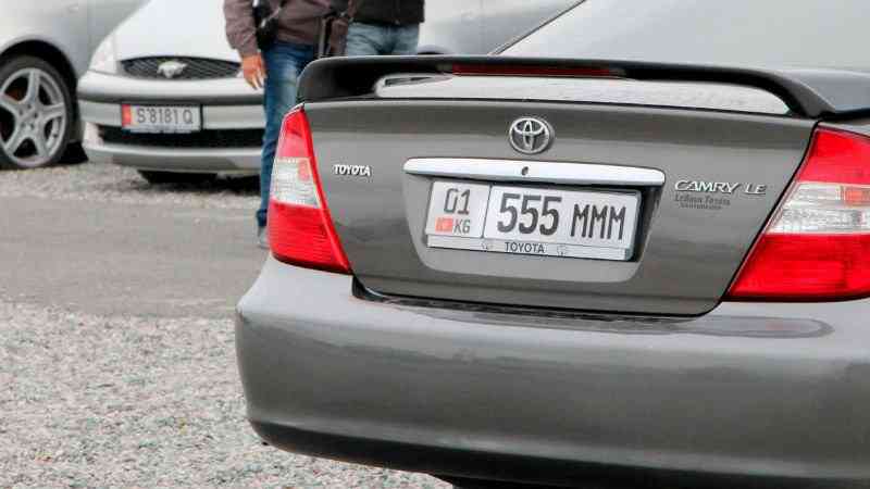 В Казахстане запретят ездить на авто с иностранными номерами