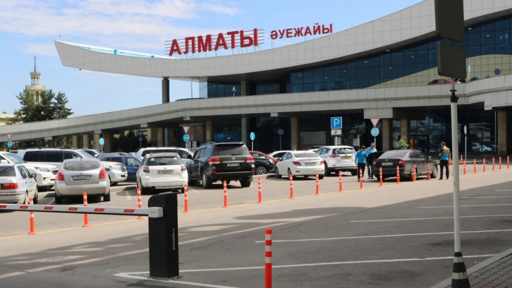 В аэропорту Алматы приостановят все международные рейсы