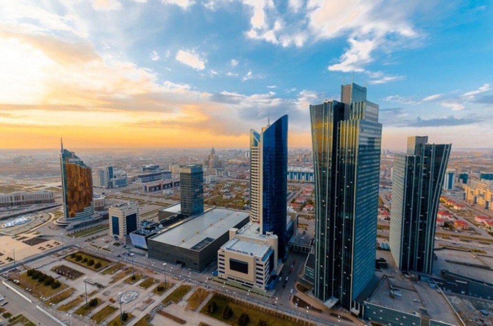 Часть компаний в Нур-Султане и Алматы возобновят работу с 20 апреля