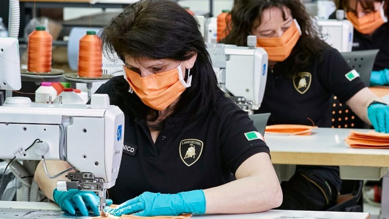Lamborghini будет шить медицинские маски   