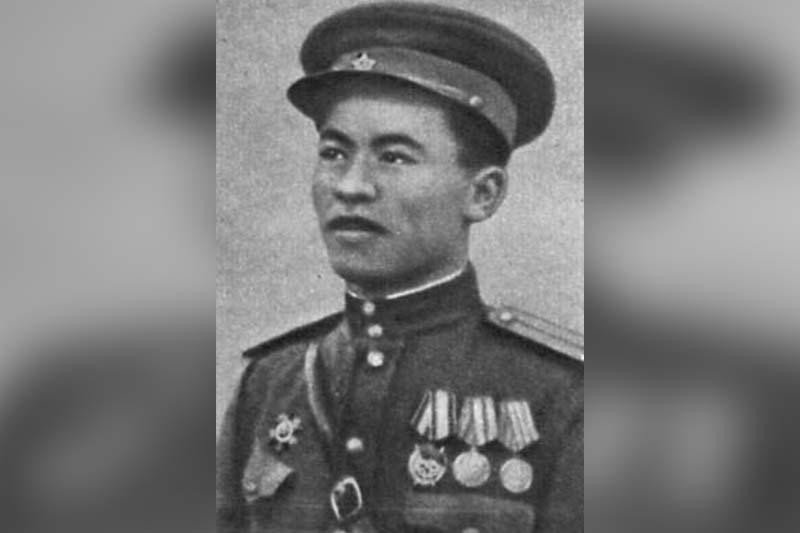 75 лет назад Рахимжан Кошкарбаев первым водрузил знамя над Рейхстагом   
