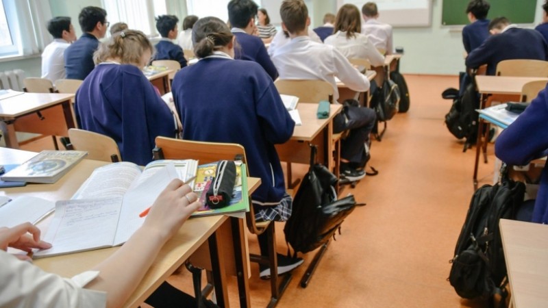 В России школьникам разрешили завершить учебный год досрочно   