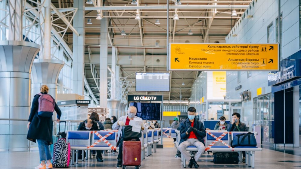 Карантин смягчат в аэропортах Казахстана