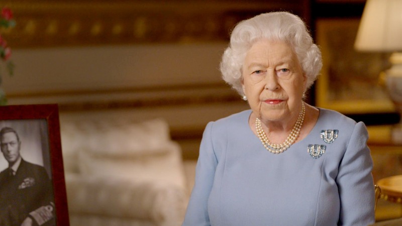 Елизавета II останется на самоизоляции на неопределенный срок   