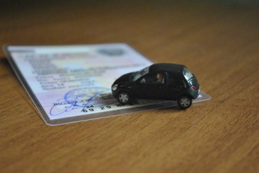 Регистрацию авто приостановили в Казахстане