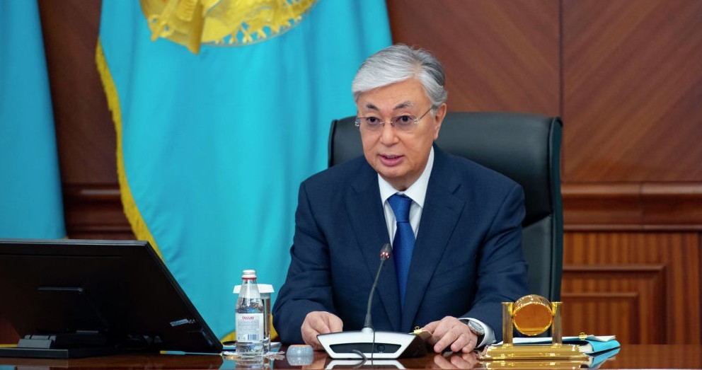 Президент поздравил казахстанцев с Днем защитника Отечества