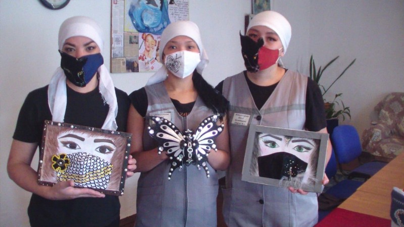 Конкурс креативных масок устроили в женской колонии Алматинской области