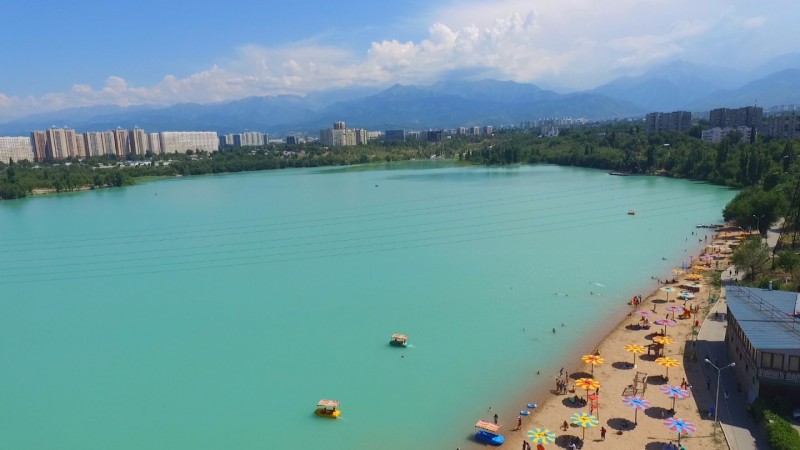 В озере Сайран запретили купаться алматинцам: в воде опасные бактерии