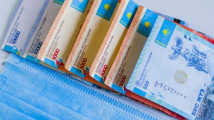 На непотерявших доход казахстанцев при подаче заявлений на выплату 42 500 тенге подадут в суд