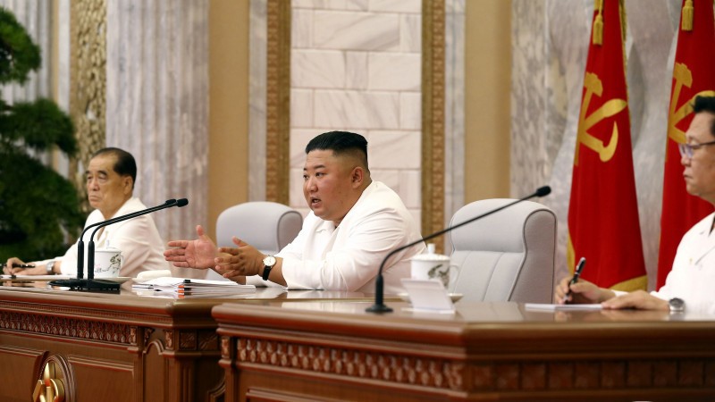 Ким Чен Ын КХДР-де коронавирус жұқтыру жағдайларының неге жоқ екенін түсіндірді