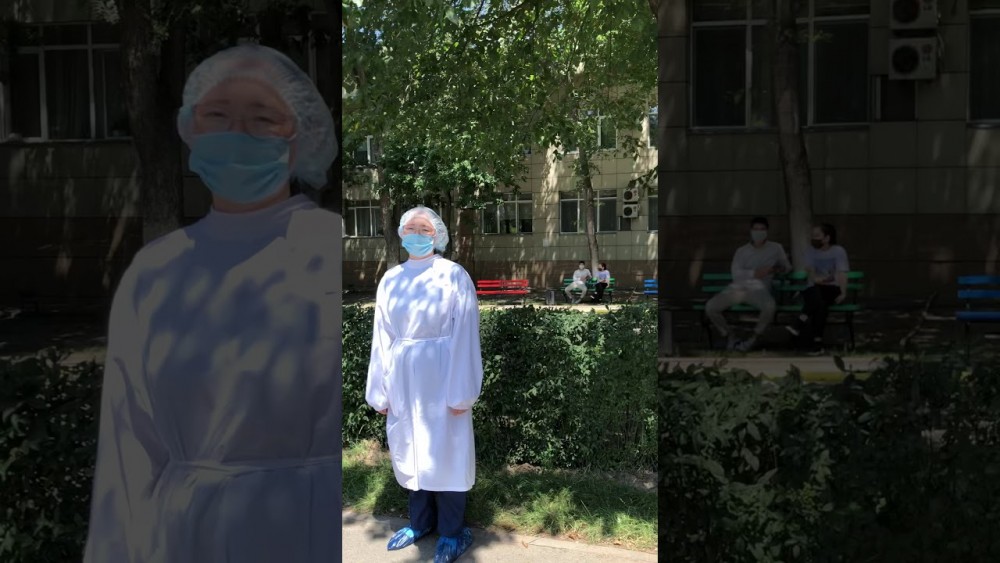 Почтивших минутой молчания врачей сняли на видео