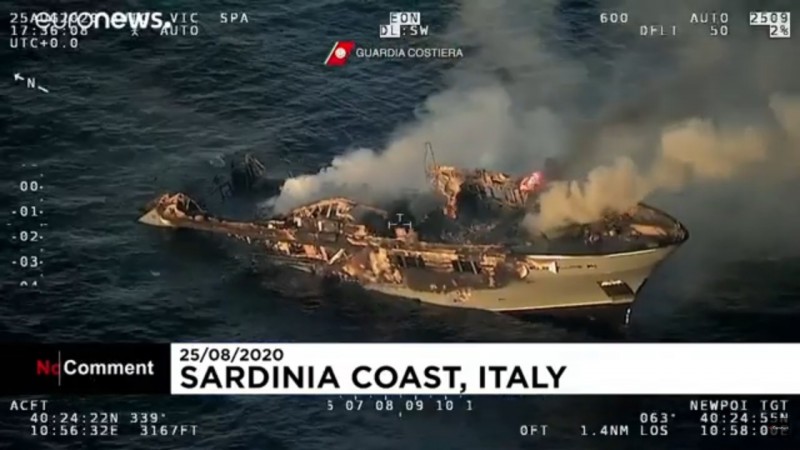 В Италии загорелась и утонула яхта с казахстанцами