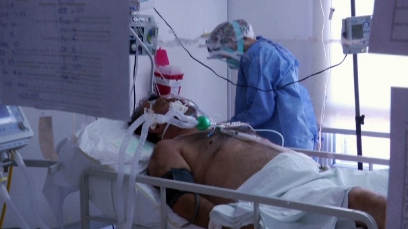 Аргентинские больницы переполнены пациентами с COVID-19