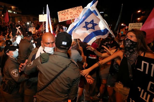 Массовые акции протеста против правительства прошли в Израиле