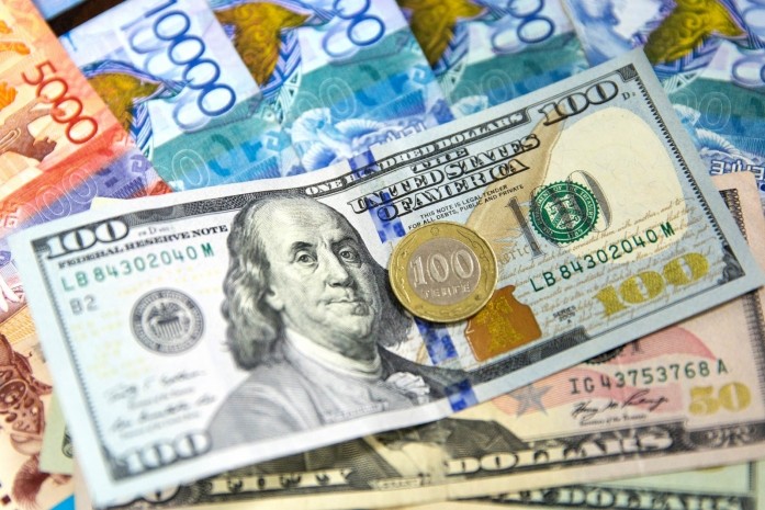 Курс доллара продолжает падение в Казахстане   