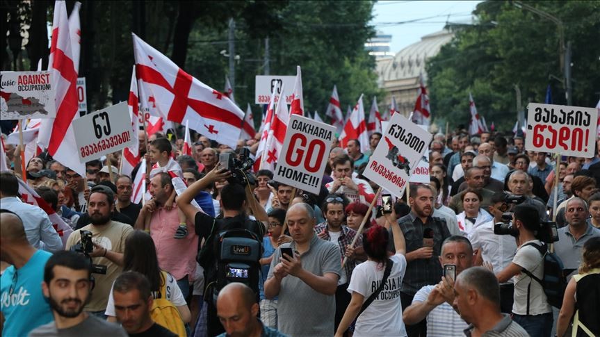 Массовые акции протеста не стихают в Грузии