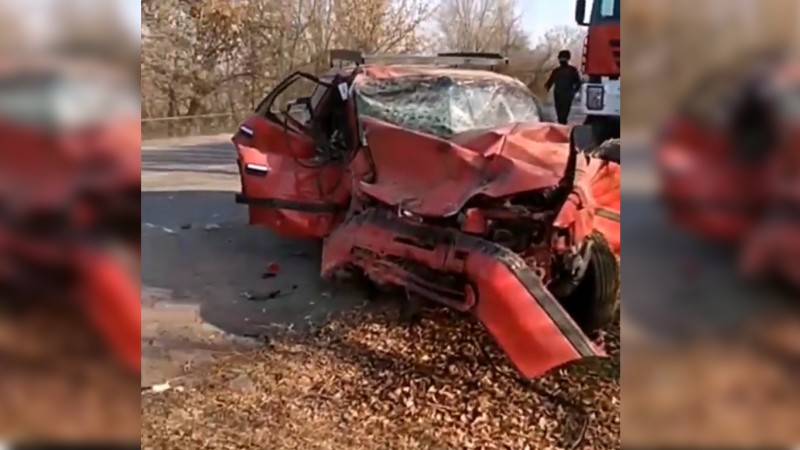 Три машины столкнулись в Алматинской области. Погиб пассажир