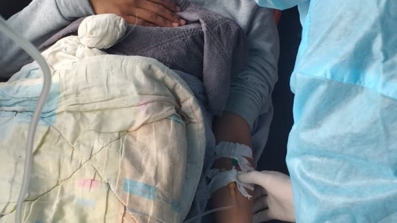 Женщина родила дочь у трассы в Алматинской области