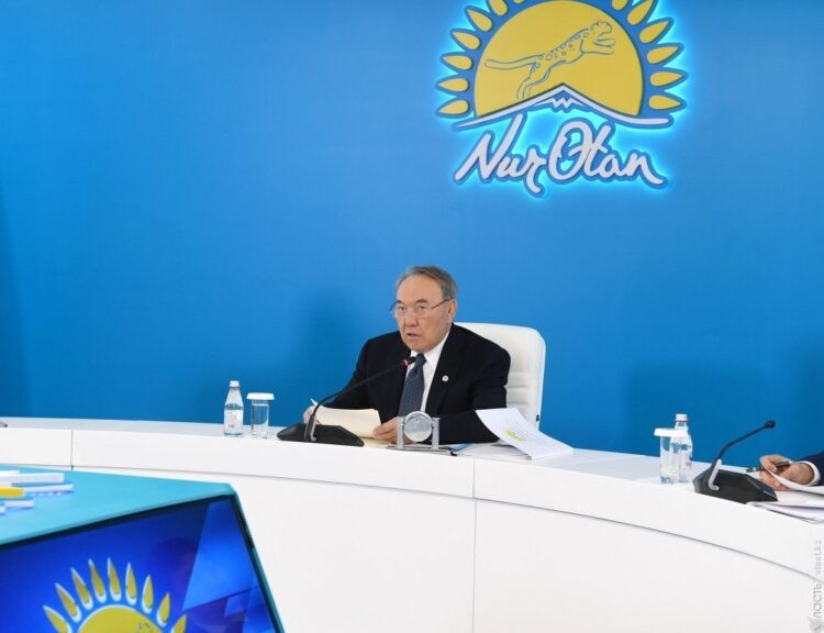 Назарбаев созвал бюро политсовета Nur Otan