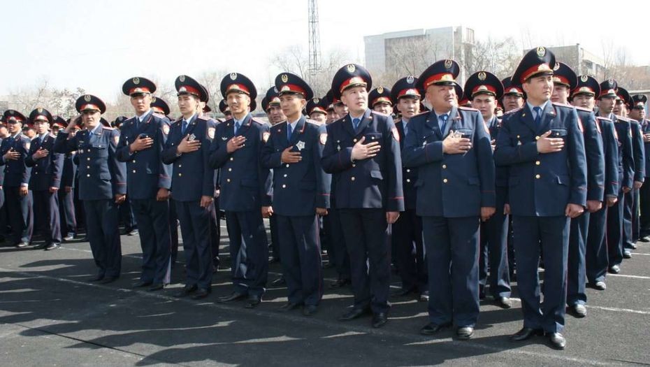 Сколько зарабатывают полицейские в Казахстане