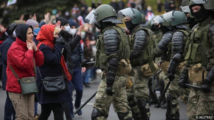 300 человек задержали на протестах в Беларуси