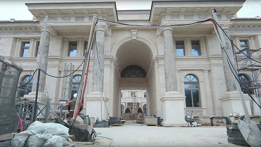 Журналисты побывали внутри «дворца Путина» в Геленджике