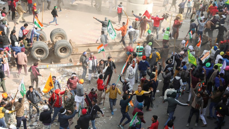Массовые беспорядки вспыхнули в Индии