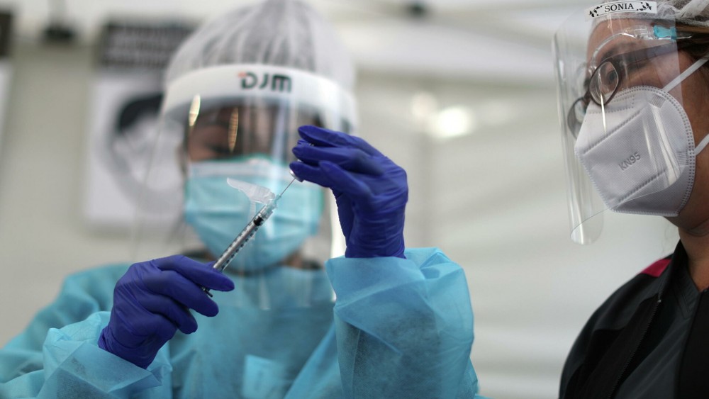 В Германии умерли десять человек, привившихся вакциной Pfizer