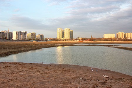 Дно озера Сайран почистят в 2021 году   