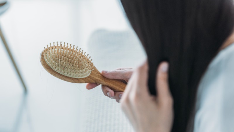 Аллергия, потеря волос: на последствия COVID-19 жалуются казахстанцы