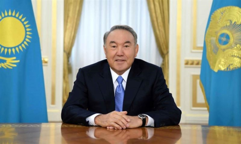 Елбасы поздравил казахстанцев с Днем благодарности