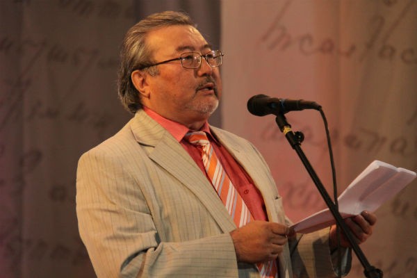 Глава Союза писателей: «Казахский некоторых министров в плачевном состоянии»