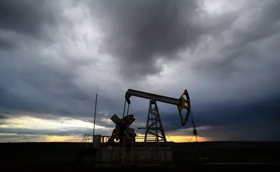 Накопленный в пандемию запас нефти почти исчерпан   