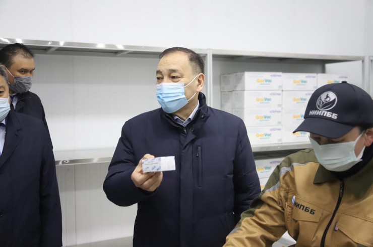 Когда казахстанцев начнут вакцинировать препаратом QazVac