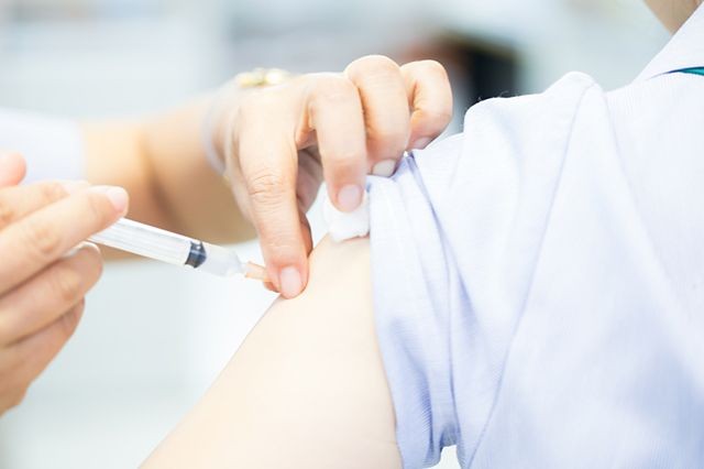Вакцина салдырған 16 қазақстандық коронавирус жұқтырды