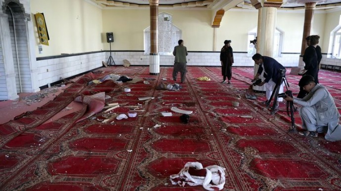 12 человек погибли при взрыве в мечети в Кабуле