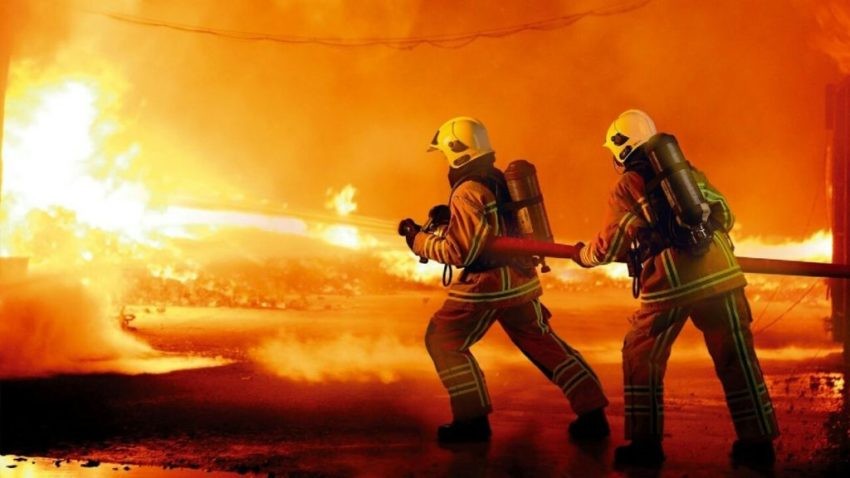 Опытным пожарным в Казахстане поднимут зарплату