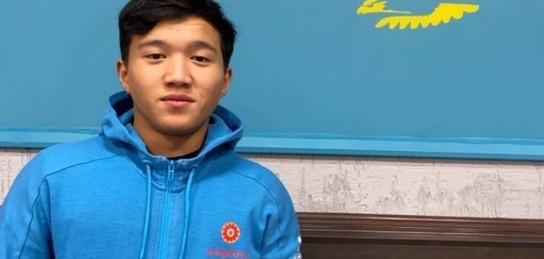 Казахстанец завоевал «золото» на ЧМ по тяжелой атлетике среди юниоров