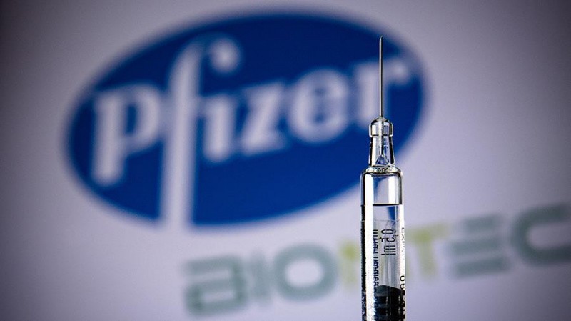 Вакцину Pfizer одобрили для подростков
