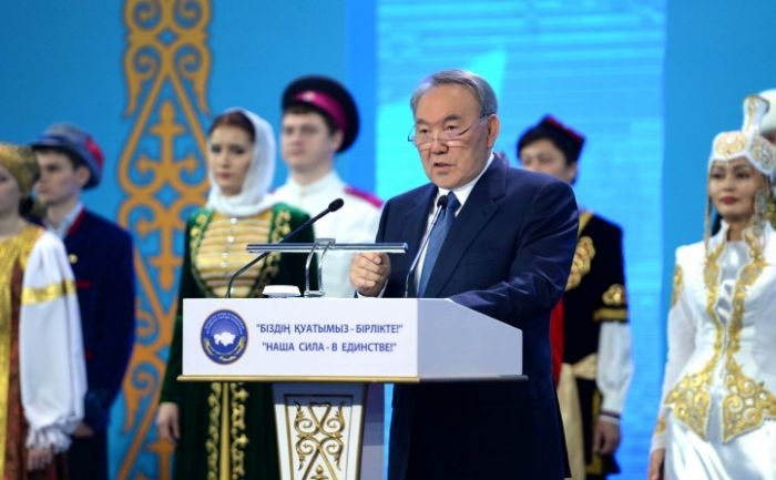 Назарбаеву дадут право отказаться от пожизненного председательства в АНК