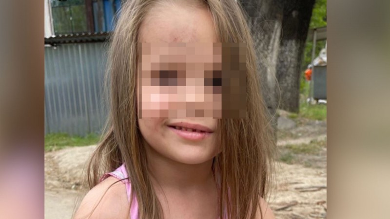 «Малышка в памперсе»: девочку нашли на улице в Алматы