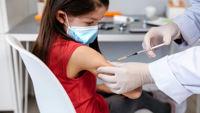 Китайская вакцина CoronaVac успешно прошла испытание на детях