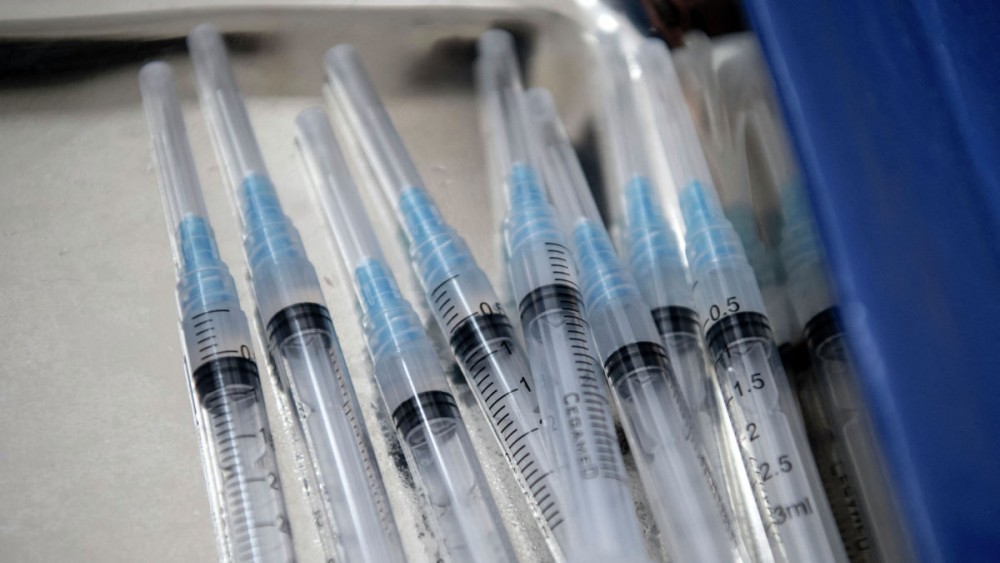 Сколько вакцин Hayat-Vax и CoronaVac осталось в Казахстане   