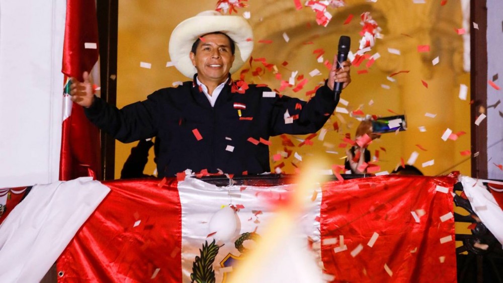 Президентом Перу стал бывший учитель