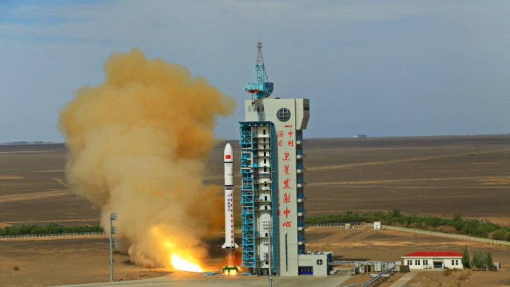 Китай запустит первый спутник для исследования Солнца