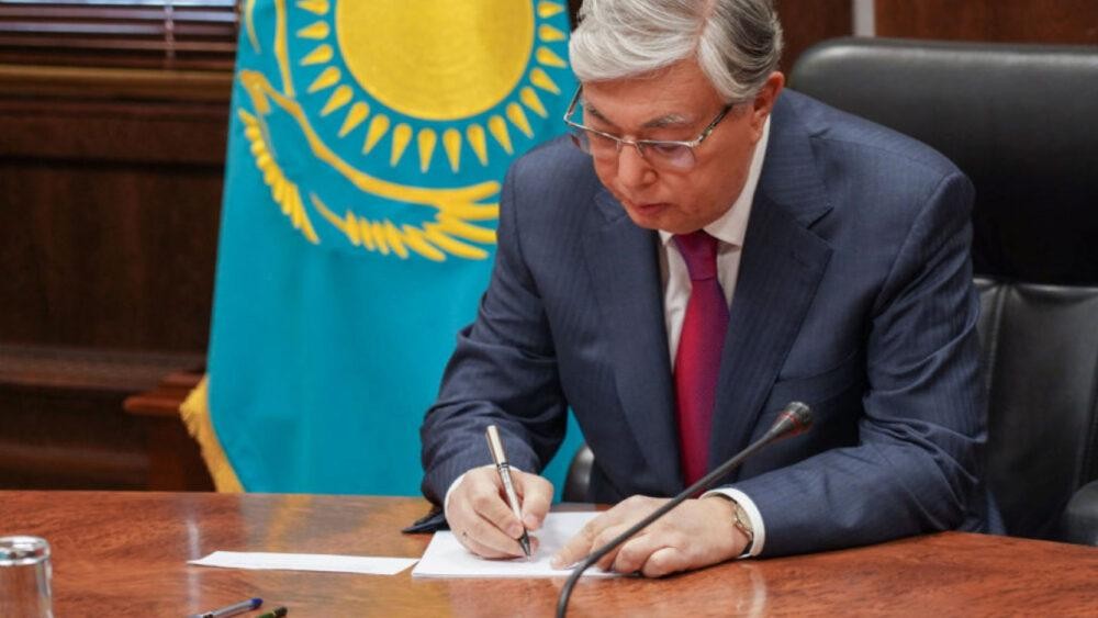 Токаев подписал закон по вопросам соцзащиты