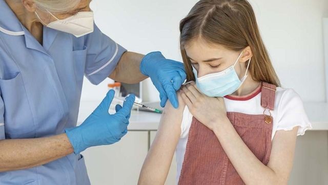 В России вакцину для подростков «Спутник М» выпустят до конца января   