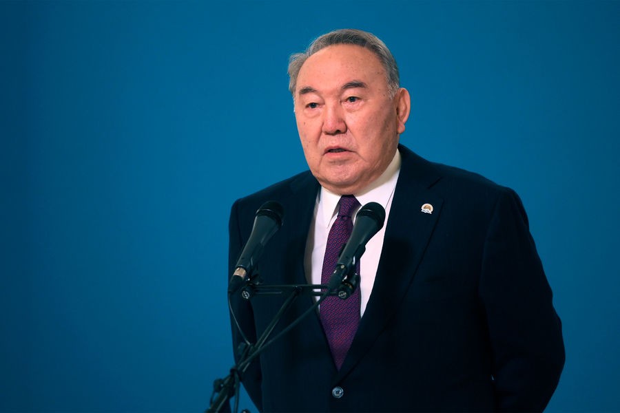Назарбаев сможет выступать в парламенте и правительстве