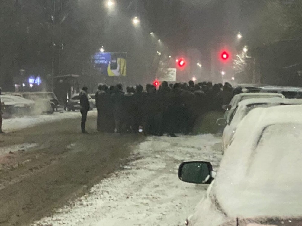 Полицейские устроили митинг в Алматинской области